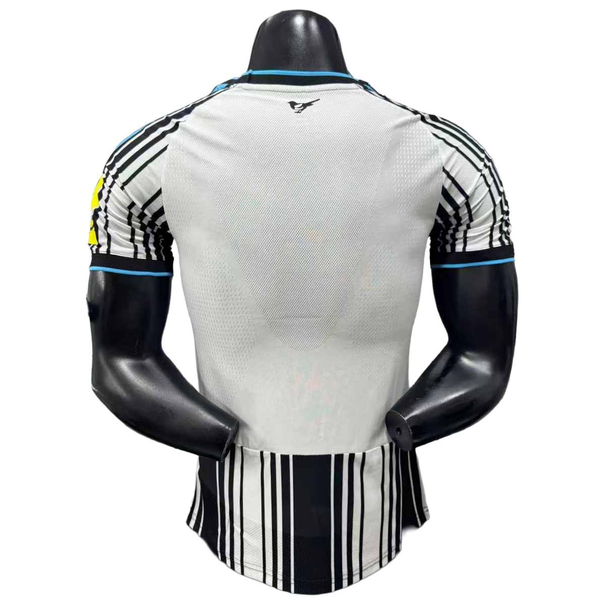 Newcastle United 26/27 home jersey, Factory edition – back view